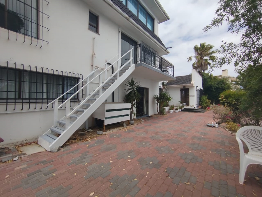 To Let 3 Bedroom Property for Rent in Country Club Western Cape